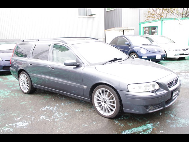 中古車 ボルボ V70 R Awd 4wd ベージュ内装 77 540km グレー 北海道 万円 中古車情報 中古車検索なら 車 選びドットコム