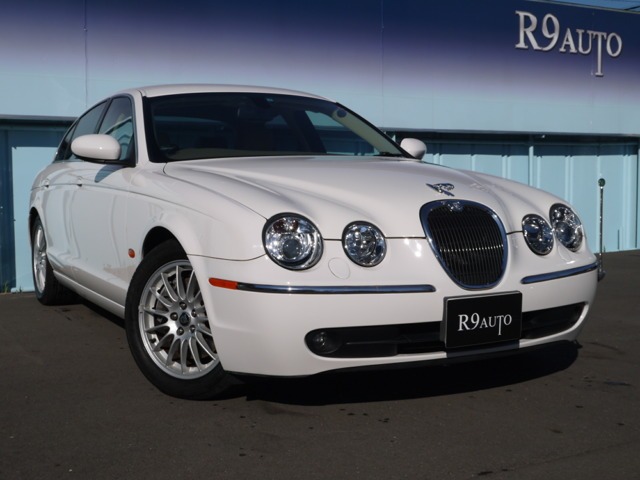 中古車買うなら自社ローンのr9autoへ 千葉県柏市で各種車両取り揃えています