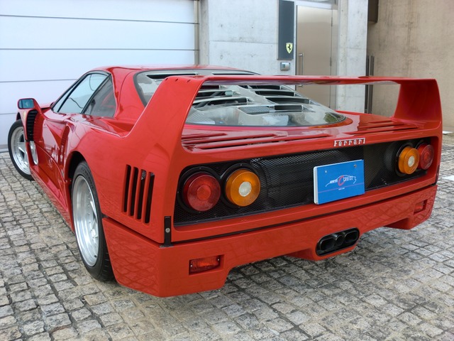 フェラーリ F40 前期ノンKAT稀少コーンズ物クラシケ取得 の中古車詳細