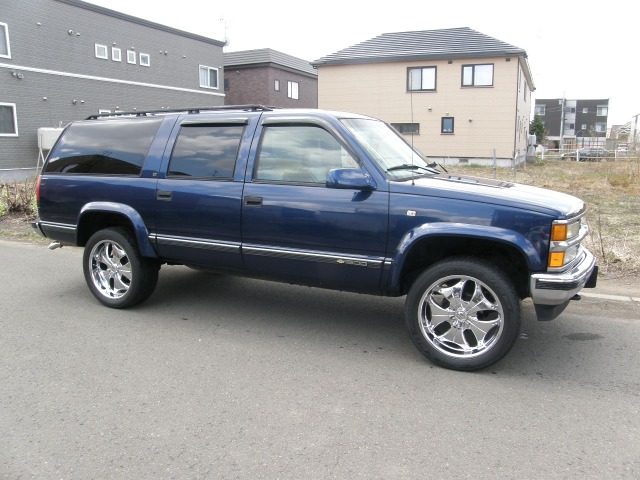 中古車 シボレー サバーバン 1500 Lt 5 7 V8 4wd の中古車詳細 150 501km ダークブルー 北海道 118万円 中古車情報 中古車検索なら 車選びドットコム 車選び Com