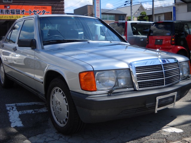 中古車 メルセデス ベンツ 190e の中古車詳細 46 254km シルバー 福岡県 万円 中古車情報 中古 車検索なら 車選びドットコム 車選び Com