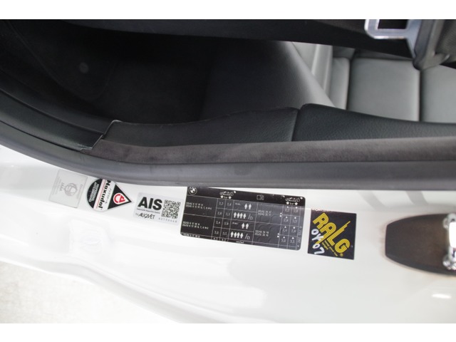 中古車 Bmw 330ci カブリオレ ハルトゲ仕様ローダウン の中古車詳細 70 010km ホワイト 北海道 130万円 中古車情報 中古車検索なら 車選びドットコム 車選び Com