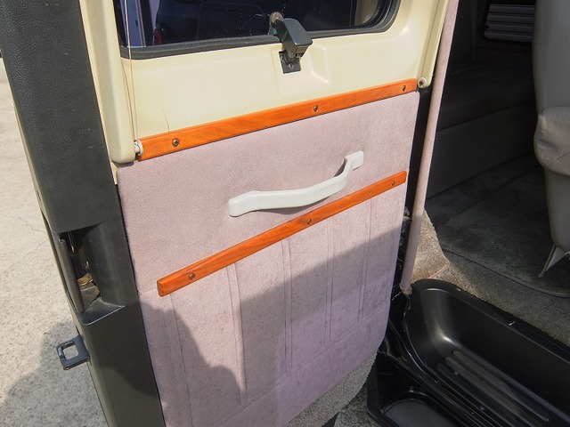 中古車 ダッジ ラム 新並01年式 ラムバン ショーティ の中古車詳細 760km ブラック 千葉県 158万円 中古車情報 中古車 検索なら 車選びドットコム 車選び Com
