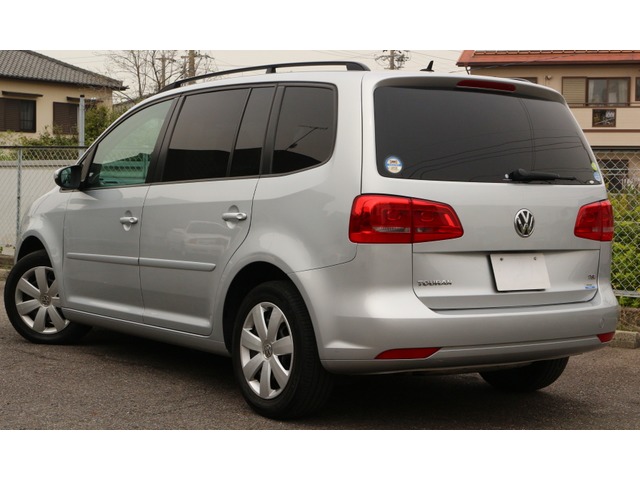 中古車情報 フォルクスワーゲン ゴルフトゥーラン Tsi コンフォートライン ワンオーナー 修復歴無し の中古車詳細 走行距離 6 6万km カラー リフレックスシルバーメタリック 販売地域 愛知県大府市 中古車を探すなら Carme カーミー 中古車