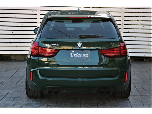 中古車 Bmw X5 M Individual Studieag の中古車詳細 28 700km グリーン 兵庫県 1 378万円 中古車 情報 中古車検索なら 車選びドットコム 車選び Com