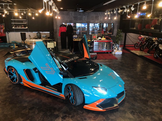 Burago ランボルギーニ アヴェンタドールLP700-4 カスタム車 Burago ランボルギーニ アヴェンタドールLP700-4 カスタム車 LB
