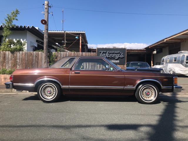 中古車 マーキュリー その他 マーキュリー 1975年 モナーク 2dクーペ Km Br 推定60 358km ブラウン 静岡県 146 3万円 中古車情報 中古車検索なら 車選びドットコム