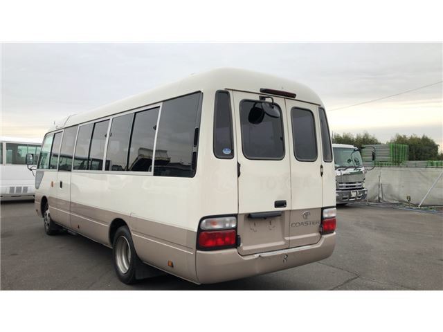 中古車 トヨタ コースター Lx 29人乗ハイルーフロング観音扉at の中古車詳細 198 216km ホワイト 栃木県 2万円 中古車情報 中古車検索なら 車選びドットコム 車選び Com