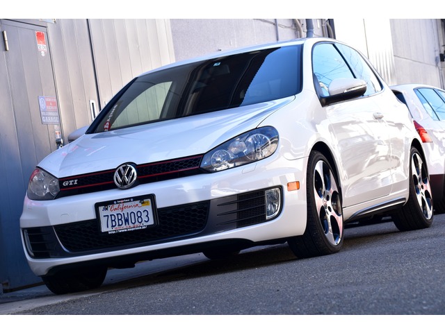 中古車 フォルクスワーゲン ゴルフ Gti Us並行左ハンドル6速マニュアル3ドア の中古車詳細 54 000km ホワイト 大阪府 218万円 中古車情報 中古車検索なら 車選びドットコム 車選び Com