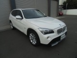 BMW E84 X1xDrive25i 人気のアルピンホワイト入庫致しました