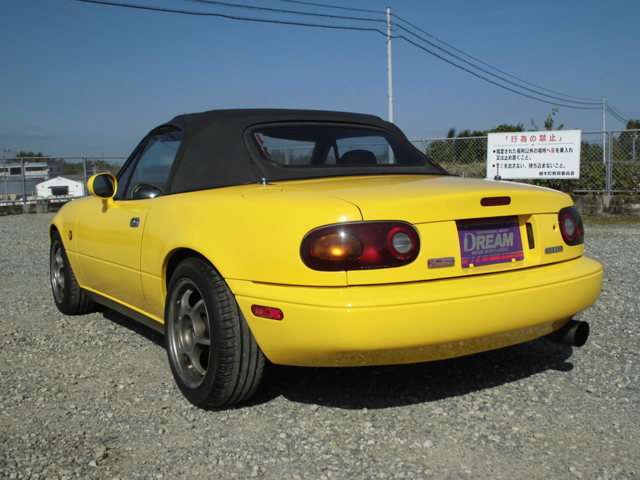 (149) NA8C ロードスター Jリミテッド2　クスコ CUSCO フルタップ 全長調整式 車高調 １台分 特別なロードスター NA編05ビッグマイチェン後の1.8Lエンジンを搭載