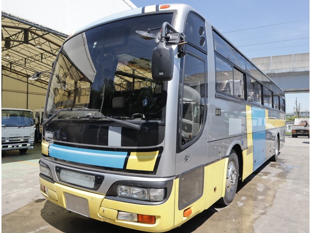 中古車 日産ディーゼル スペースアロー 観光バス 62人乗り 総輪エアサス の中古車詳細 573 786km シルバー 黄色 青 千葉県 242万円 中古車情報 中古車検索なら 車選びドットコム 車選び Com