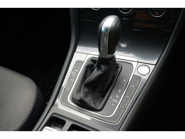 中古車 フォルクスワーゲン ゴルフ Tsi コンフォートライン 衝突軽減b ナビ Tv Bカメラ Led の中古車詳細 32 300km ピュアホワイト 静岡県 139 8万円 中古車情報 中古車検索なら 車選びドットコム 車選び Com