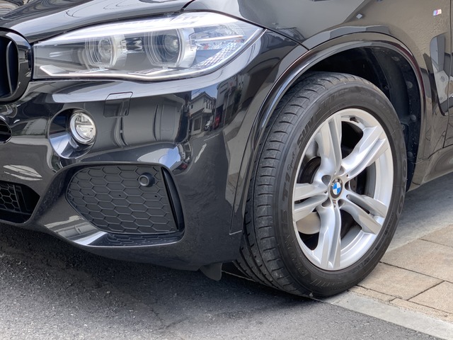 中古車 Bmw X5 Xドライブ 35d Mスポーツ 4wd 7人乗り リアエンターテイメント の中古車詳細 49 727km ブラックサファイヤm 東京都 405万円 中古車情報 中古車検索なら 車選びドットコム 車選び Com