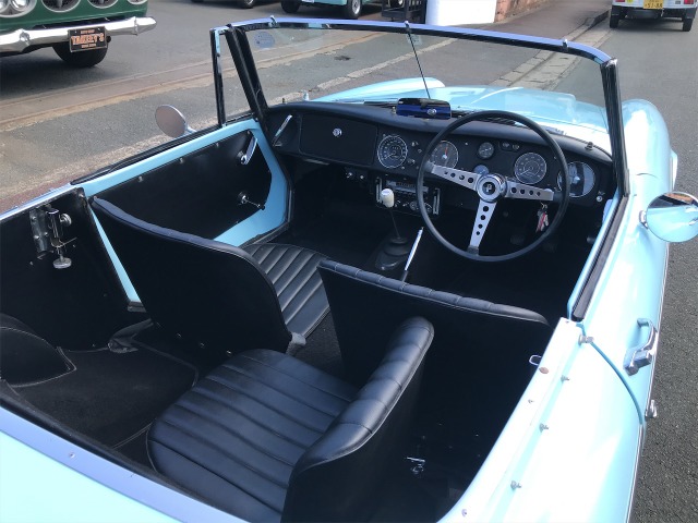 中古車 日産 ダットサンフェアレディ フェアレディsp310 3シーター の中古車詳細 19 999km ライトブルー 静岡県 価格応談 中古車情報 中古車検索なら 車選びドットコム 車選び Com