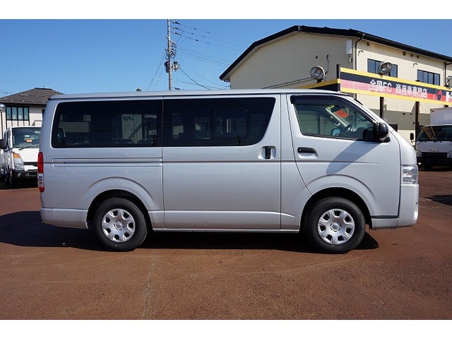 中古車 トヨタ ハイエースバン 2 8 Dx Glパッケージ ディーゼル 4wd 1t 3 6人乗り 5ドア の中古車詳細 45 131km シルバー 新潟県 308万円 中古車情報 中古車検索なら 車選びドットコム 車選び Com