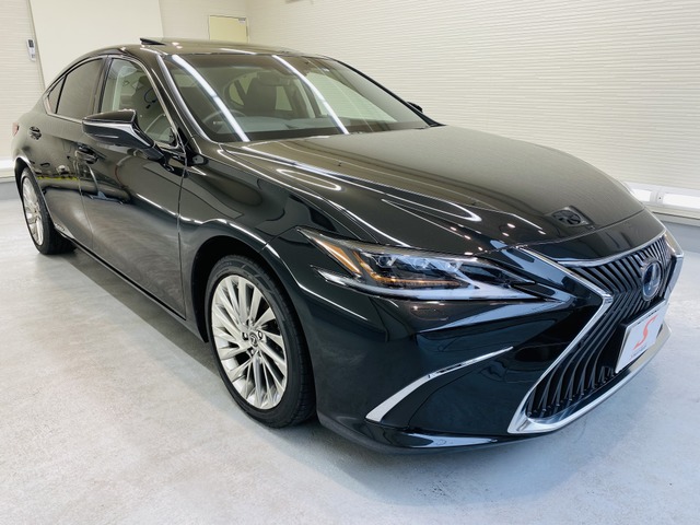 中古車 レクサス Es300h バージョンl ワンオーナー 本革シート ムーンルーフ 6 740km グラファイトブラックガラスフレーク 東京都 Sold Out 中古車情報 中古車検索なら 車選びドットコム 車選び Com