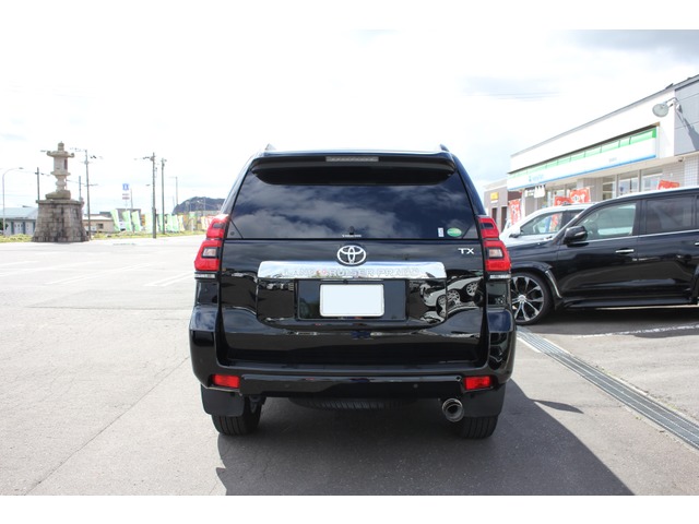 中古車 トヨタ ランドクルーザープラド 2 8 Tx Lパッケージ ディーゼル 4wd 7人乗り 寒冷地仕様 Trdマフラー の中古車詳細 24 000km ブラック 北海道 4万円 中古車情報 中古車検索なら 車選びドットコム 車選び Com