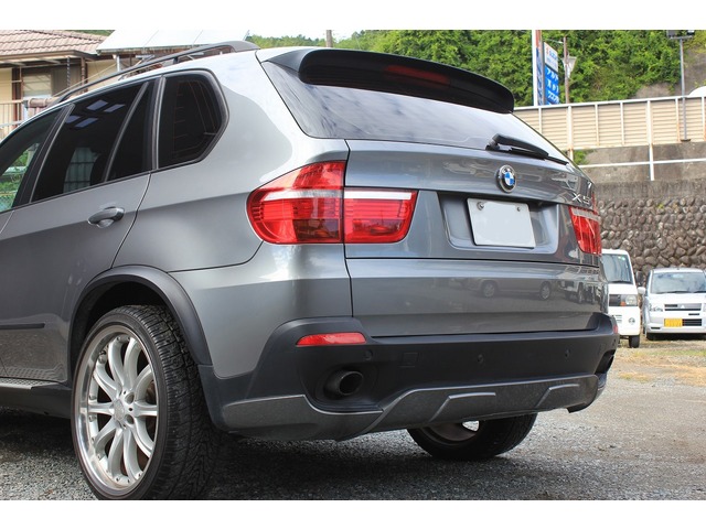 中古車 Bmw X5 3 0si 4wd 7人乗り エアロダイナミックpk の中古車詳細 112 000km グレー 静岡県 135万円 中古車情報 中古車検索なら 車選びドットコム 車選び Com