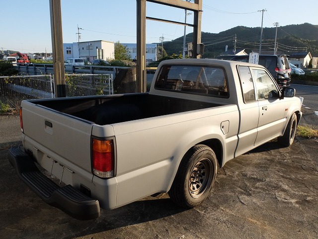 中古車 マツダ プロシード 2 6 キャブプラス 4wd 4wd エアサス At ステップバンパー の中古車詳細 81 600km マットグレー 徳島県 118 8万円 中古車情報 中古車検索なら 車選びドットコム 車選び Com