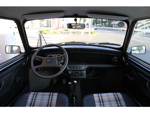 中古車 オースチン ミニ Hle の中古車詳細 1 550km ブラック 東京都 価格応談 中古車情報 中古車検索なら 車選びドットコム 車選び Com