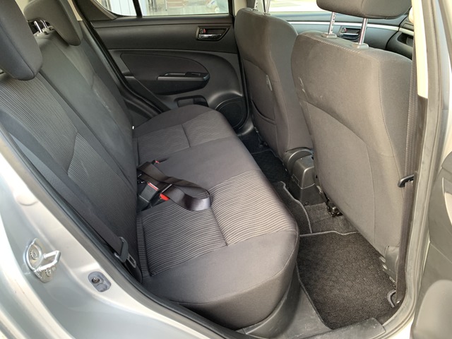 中古車 スズキ スイフト 1 2 Xg 実走4万キロ台 の中古車詳細 46 400km シルバー 埼玉県 70万円 中古車情報 中古車 検索なら 車選びドットコム 車選び Com