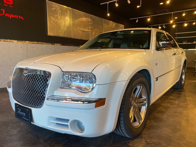 中古車 クライスラー 300c 5 7 Hemi ディーラー車 の中古車詳細 57 578km ホワイト 千葉県 198万円 中古車 情報 中古車検索なら 車選びドットコム 車選び Com
