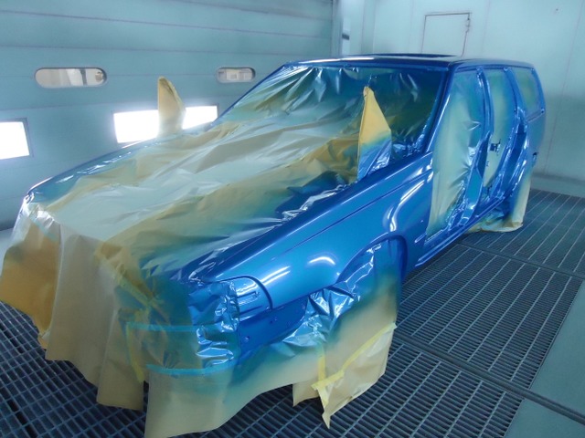 中古車 ボルボ V70 R 4wd 1990年代のボルボを蘇らせた復刻車 の中古車詳細 87 0km レザーブルー 神奈川県 273 3万円 中古車情報 中古車検索なら 車選びドットコム 車選び Com