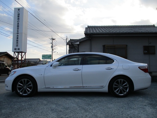 中古車 レクサス Ls460 バージョンc Iパッケージ の中古車詳細 109 000km パールホワイト 福岡県 Sold Out 中古 車情報 中古車検索なら 車選びドットコム 車選び Com