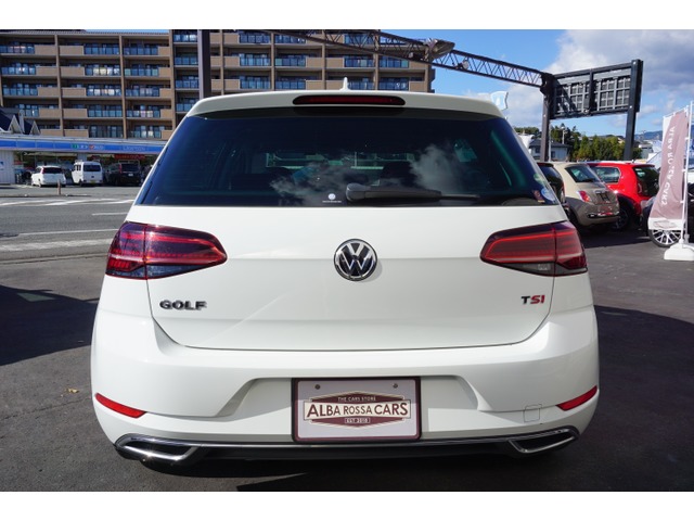 中古車 フォルクスワーゲン ゴルフ Tsi ハイライン 衝突軽減b ナビ Tv テクノロジーpk の中古車詳細 27 800km ピュアホワイト 静岡県 Sold Out 中古車情報 中古車検索なら 車選びドットコム 車選び Com