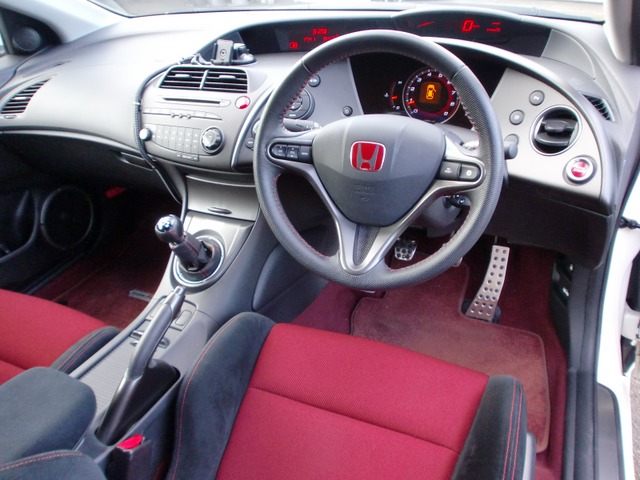 中古車 ホンダ シビックタイプr 2 0 ユーロ 実走行キロ 禁煙車 の中古車詳細 23 000km チャンピオンシップホワイト 神奈川県 285万円 中古車情報 中古車検索なら 車選びドットコム 車選び Com