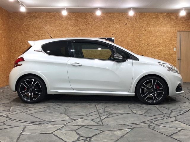 中古車 プジョー 8 Gti 6速mt Oz17インチaw ハーフレザ の中古車詳細 33 000km パールホワイト 埼玉県 4 8万円 中古車情報 中古車検索なら 車選びドットコム 車選び Com 中古車 プジョー 8 Gti 6速mt Oz17インチaw ハーフレザ の中古車詳細 33 000km パールホワイト 埼玉県 4 8万円 中古車情報 中古車検索なら 車選びドットコム 車選び Com