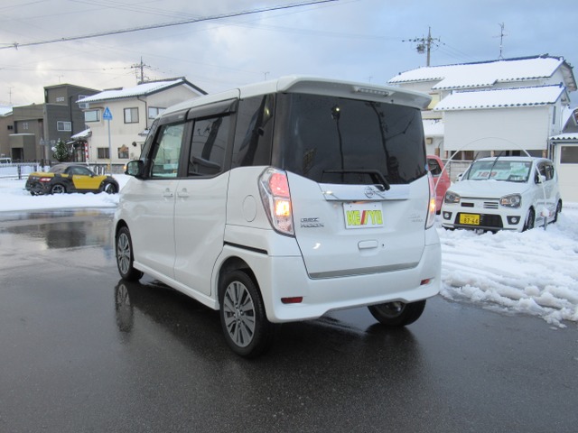 中古車 日産 デイズルークス ライダー ハイウェイスター ターボ ターボ 禁煙車 全方位カメラsdナビ の中古車詳細 39 973km ホワイトパール 石川県 99 7万円 中古車情報 中古車検索なら 車選びドットコム 車選び Com