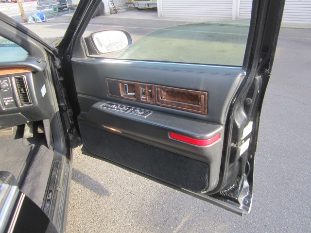 中古車 キャデラック フリートウッド ブロアム 右ハンドル イギリス並行 新並 の中古車詳細 51 7km ブラック 愛知県 128万円 中古車情報 中古車検索なら 車選びドットコム 車選び Com