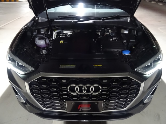 中古車 アウディ Q3スポーツバック 35 Tfsi Sライン 登録未使用車 新車保証 の中古車詳細 登録済未使用車 49km走行 デイトナグレーパールエフェクト 千葉県 5万円 中古車情報 中古車検索なら 車選びドットコム 車選び Com