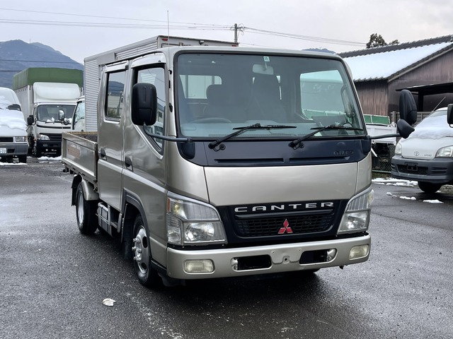 中古車 三菱ふそう キャンターガッツ ダブルキャブ 積載1250kg 5速mt の中古車詳細 242 000km ゴールド 佐賀県 59 8万円 中古車情報 中古車検索なら 車選びドットコム 車選び Com