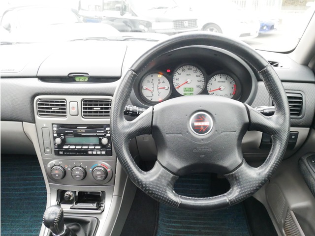 中古車 スバル フォレスター 2 0 Xt 4wd 5速mt サンルーフ の中古車詳細 84 636km ブラック 埼玉県 45万円 中古 車情報 中古車検索なら 車選びドットコム 車選び Com