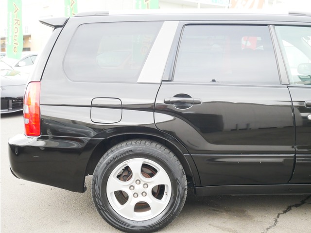 中古車 スバル フォレスター 2 0 Xt 4wd 5速mt サンルーフ の中古車詳細 84 636km ブラック 埼玉県 45万円 中古車情報 中古車検索なら 車選びドットコム 車選び Com