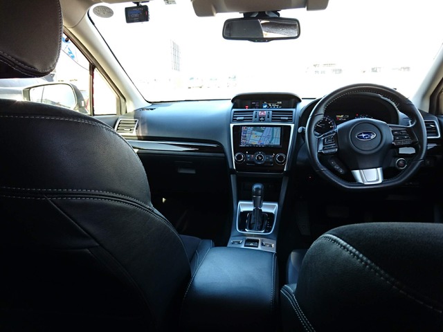 中古車 スバル レヴォーグ 1 6 Gt アイサイト Sスタイル 4wd エアロ アイサイト3 の中古車詳細 97 918km クリスタルホワイトパール 千葉県 134万円 中古車情報 中古車検索なら 車選びドットコム 車選び Com