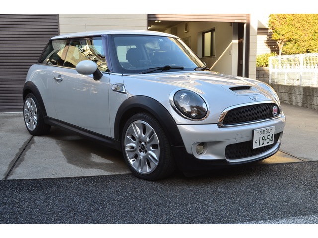 中古車 Bmw Mini ミニ 50 カムデン クーパーs 限定車 の中古車詳細 71 500km ホワイトシルバー 神奈川県 万円 中古車情報 中古車検索なら 車選びドットコム 車選び Com