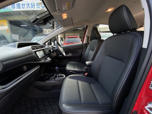 中古車 トヨタ アクア Gブラックレザーpkg ナビ Bm の中古車詳細 67 000km レッド 沖縄県 Sold Out 中古車情報 中古車検索なら 車選びドットコム 車選び Com