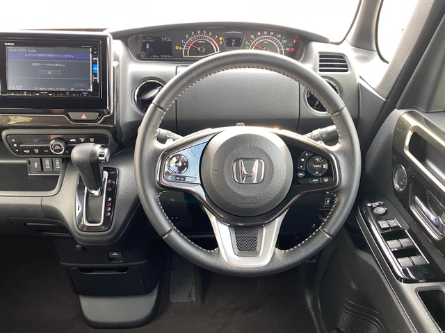 中古車 ホンダ N Boxカスタム G L ターボ ホンダセンシング 禁煙 Sdナビ 両側電動 シーケンシャル の中古車詳細 14 374km ブラック 栃木県 169 9万円 中古車情報 中古車検索なら 車選びドットコム 車選び Com