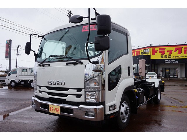 中古車 いすゞ フォワード アームロール 3 75t 標準ベッドレス 登録済未使用 の中古車詳細 660km ホワイト 新潟県 709 5万円 中古車情報 中古車検索なら 車選びドットコム 車選び Com