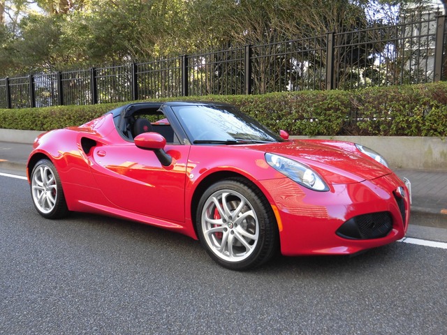 中古車 アルファロメオ 4cスパイダー 右ハンドル の中古車詳細 32 800km アルファレッド 東京都 Sold Out 中古車情報 中古車検索なら 車選びドットコム 車選び Com