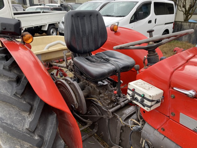 中古車 その他 イギリス その他 イギリス マッセイファーガソンmf135トラクター の中古車詳細 2 0km 赤 愛媛県 80万円 中古車情報 中古車検索なら 車選びドットコム 車選び Com