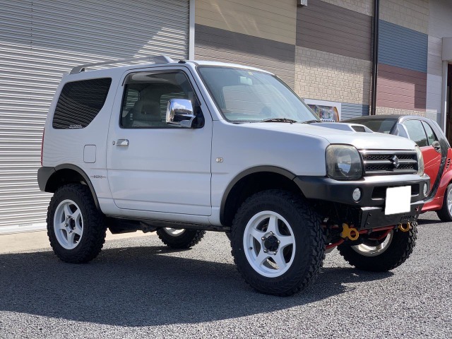 中古車 スズキ ジムニー Xc 4wd 改造多数 の中古車詳細 81 000km ホワイト 神奈川県 65万円 中古車情報 中古車 検索なら 車選びドットコム 車選び Com