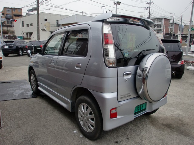 中古車 ダイハツ テリオスキッド カスタム メモリアルエディション ターボ Fr Cd キーレス の中古車詳細 58 000km シルバー 神奈川県 34 8万円 中古車情報 中古車検索なら 車選びドットコム 車選び Com