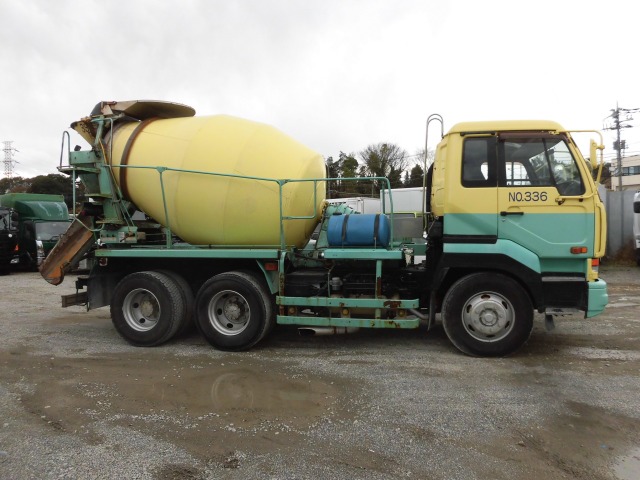 限定品 中古車 Udトラックス ビッグサム 10t ミキサー車 ドラム容量8 7立米 Www Ampselectric Com