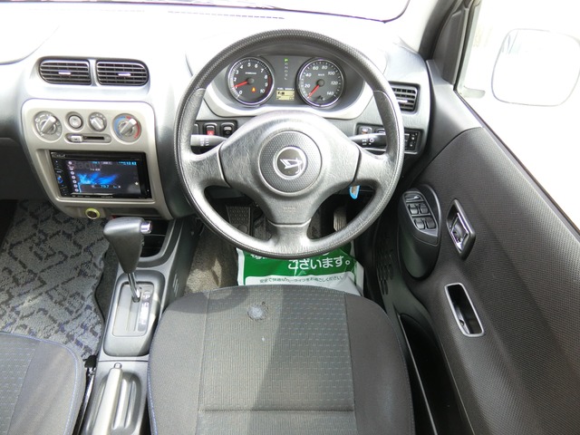 中古車 ダイハツ テリオスキッド カスタム L ターボ車 エアロ 背面タイヤ 純15aw の中古車詳細 55 000km ホワイト 岡山県 37万円 中古車情報 中古車検索なら 車選びドットコム 車選び Com