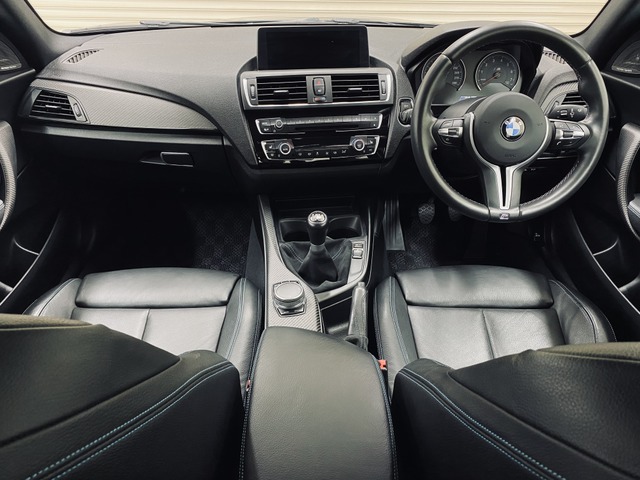 中古車 Bmw M2クーペ 3 0 6速mt インテリジェントセーフティー の中古車詳細 15 950km ブラックサファイアメタリック 東京都 568万円 中古車情報 中古車検索なら 車選びドットコム 車選び Com